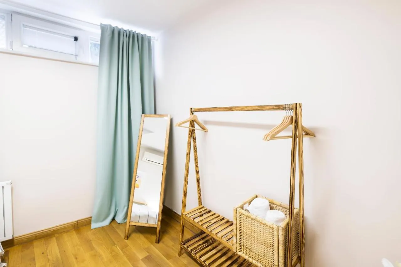 اسطنبول Elegant 2 Bedroom Duplex House With Garden In Cihangir