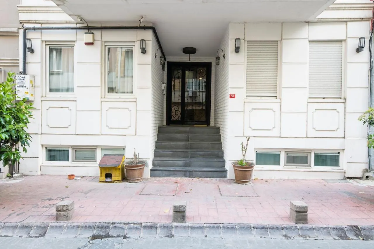 اسطنبول Elegant 2 Bedroom Duplex House With Garden In Cihangir 0*,  تركيا