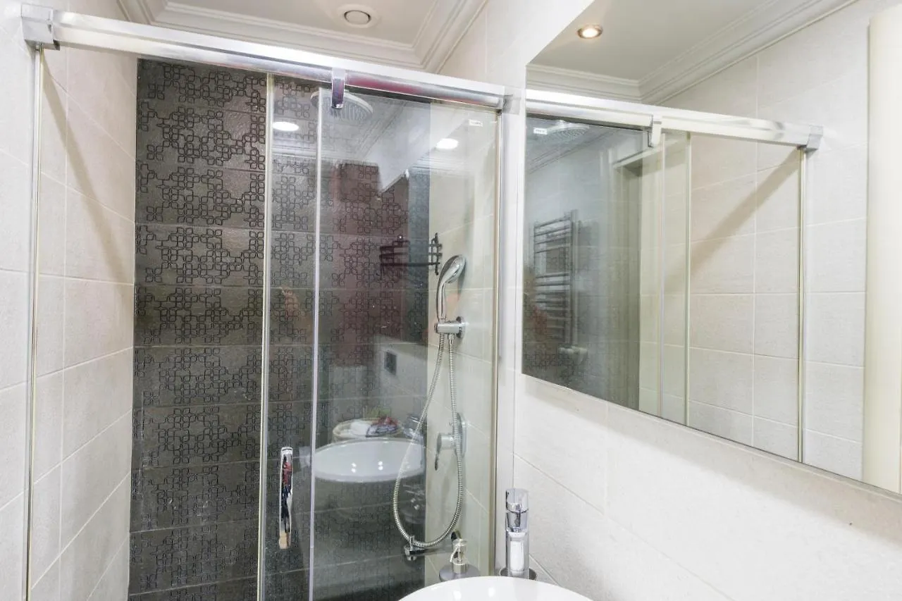 اسطنبول Elegant 2 Bedroom Duplex House With Garden In Cihangir 0*,  تركيا